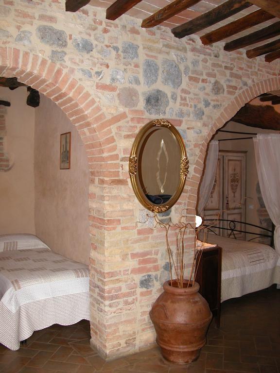 La Vecchia Corte San Gimignano Room photo