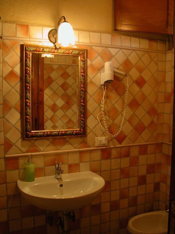 La Vecchia Corte San Gimignano Room photo